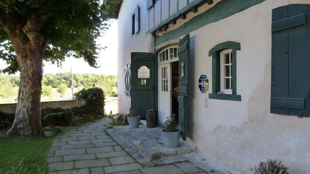 Domaine De Bassilour Hotel Bidart Bagian luar foto